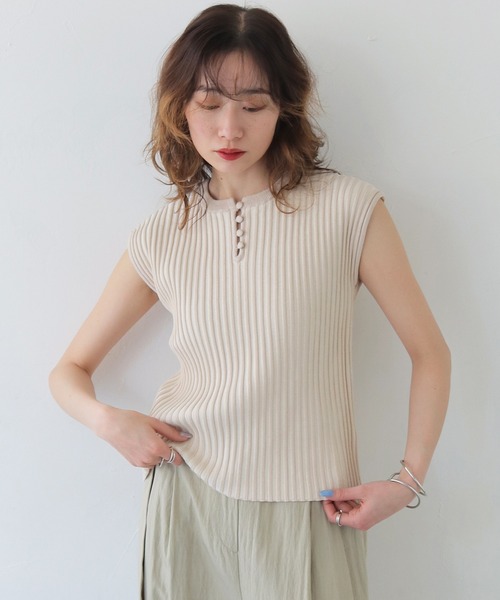 CLEIO（クレイオ）の「【CLEIO】二重臼フレンチスリーブサマーニット DOUBLE MILL FRENCH SLEEVE KNIT/986-13605（Tシャツ/カットソー・レディース・ライトグリーン/アイボリー/サックスブルー/テラコッタ・FREE）」の2枚目の写真
