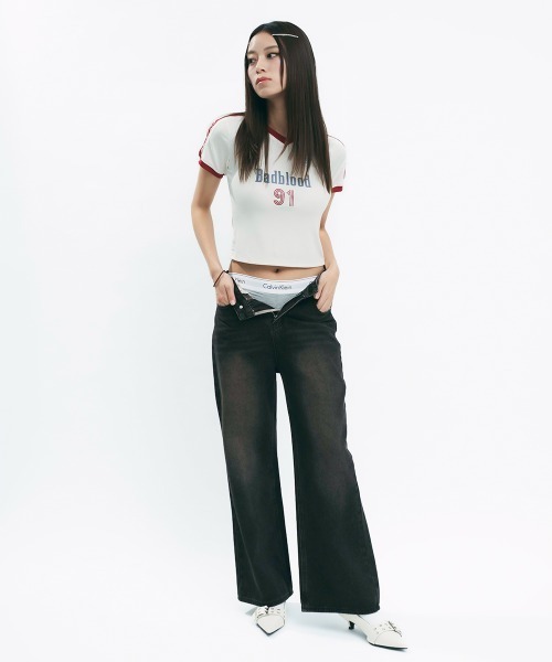 Clum(クルム)の「Ringer neck design short T-shirt / リンガーネックデザインチビTシャツ(Tシャツ/カットソー・レディース・ブラック/アイボリー・MEDIUM/SMALL)」の12枚目の写真