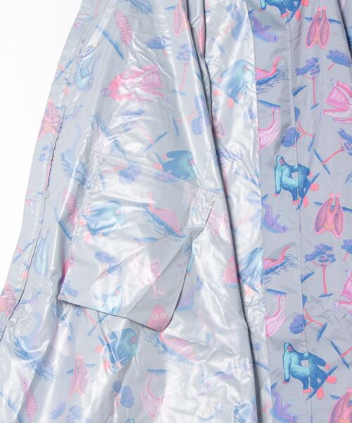 KiU（キウ）の「KiU/キウ 　NEW STANDARD RAIN PONCHO 2ND ROLLING CRADLE（レインコート/ポンチョ・レディース・グレー/ブラック・FREE）」の3枚目の写真