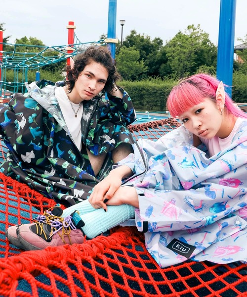 KiU（キウ）の「KiU/キウ 　NEW STANDARD RAIN PONCHO 2ND ROLLING CRADLE（レインコート/ポンチョ・レディース・グレー/ブラック・FREE）」の16枚目の写真