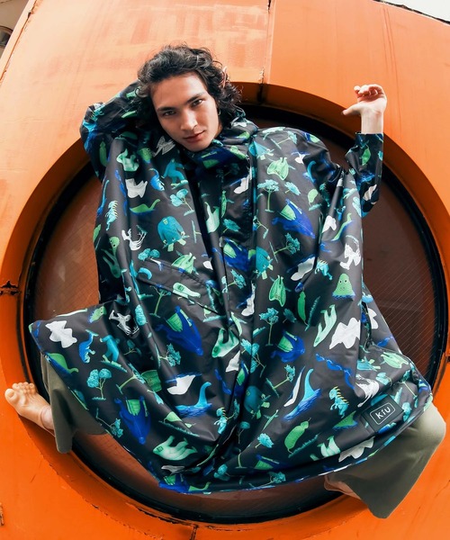 KiU（キウ）の「KiU/キウ 　NEW STANDARD RAIN PONCHO 2ND ROLLING CRADLE（レインコート/ポンチョ・レディース・グレー/ブラック・FREE）」の14枚目の写真