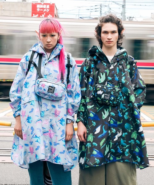 KiU（キウ）の「KiU/キウ 　NEW STANDARD RAIN PONCHO 2ND ROLLING CRADLE（レインコート/ポンチョ・レディース・グレー/ブラック・FREE）」の17枚目の写真