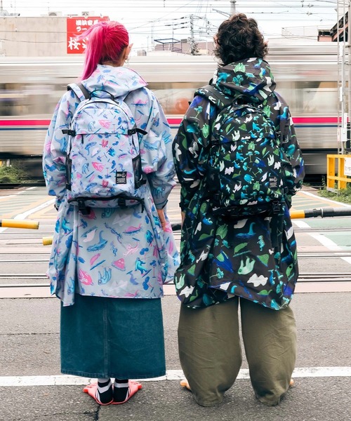 KiU（キウ）の「KiU/キウ 　NEW STANDARD RAIN PONCHO 2ND ROLLING CRADLE（レインコート/ポンチョ・レディース・グレー/ブラック・FREE）」の19枚目の写真