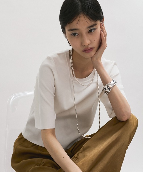 ADAM ET ROPE'（アダムエロペ）の「【サステナブル】クールタッチニットTシャツ（Tシャツ/カットソー・レディース・ブラック/ホワイト/ダークブラウン/ピンク系その他2・FREE）」の5枚目の写真
