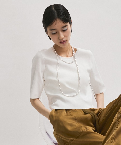 ADAM ET ROPE'（アダムエロペ）の「【サステナブル】クールタッチニットTシャツ（Tシャツ/カットソー・レディース・ブラック/ホワイト/ダークブラウン/ピンク系その他2・FREE）」の22枚目の写真