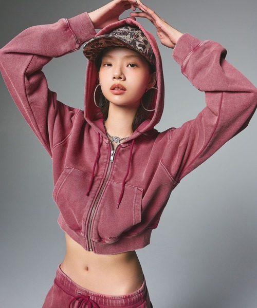 X-girl（エックスガール）の「METALLIC LOGO 6PANEL MESH CAP（キャップ・レディース・ブラック/カモフラージュ/ベージュ・ONE SIZE）」の6枚目の写真