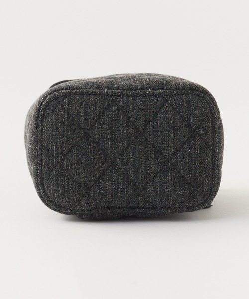 Chick(チック)の「Quilting Square Puch / キルティングスクエアポーチ バニティバッグ(ショルダーバッグ・レディース・ネイビー/ブルー/ブラック・FREE)」の4枚目の写真