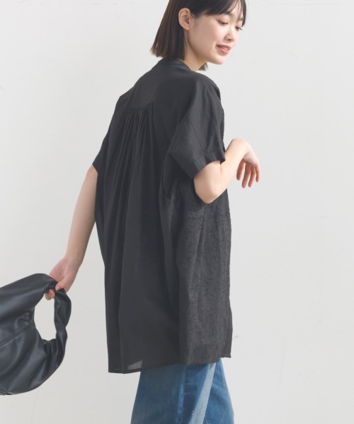 OMNES(オムネス)の「コットンジャガードワイドシルエットシャツ(シャツ/ブラウス・レディース・グレー/ブラック/ホワイト/ブラウン・FREE)」の11枚目の写真