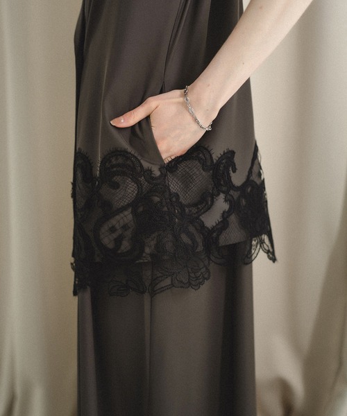 et.UNiVER(エトユニベール)の「Gilet lacy setup(ドレス・レディース・ブラウン/ブラック×ホワイト/ライトカーキ・LARGE/MEDIUM/SMALL)」の3枚目の写真