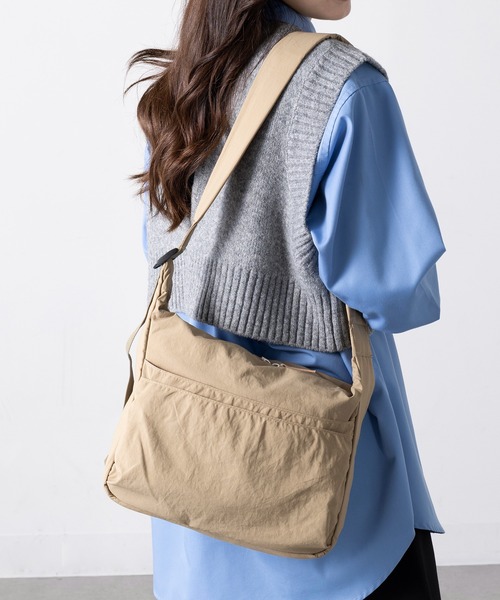 EARTH MADE（アースメイド）の「【EARTH MADE】7POCKET INSIDE PRINT SHOULDER（ショルダーバッグ・レディース・チャコールグレー/ベージュ/ネイビー/ブラウン/ブラック・FREE）」の4枚目の写真