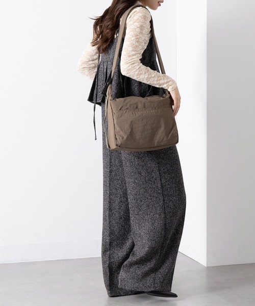 EARTH MADE（アースメイド）の「【EARTH MADE】7POCKET INSIDE PRINT SHOULDER（ショルダーバッグ・レディース・チャコールグレー/ベージュ/ネイビー/ブラウン/ブラック・FREE）」の16枚目の写真
