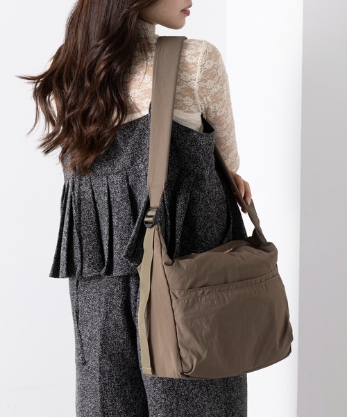 EARTH MADE（アースメイド）の「【EARTH MADE】7POCKET INSIDE PRINT SHOULDER（ショルダーバッグ・レディース・チャコールグレー/ベージュ/ネイビー/ブラウン/ブラック・FREE）」の13枚目の写真
