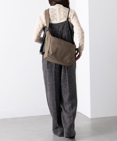 EARTH MADE（アースメイド）の「【EARTH MADE】7POCKET INSIDE PRINT SHOULDER（ショルダーバッグ・レディース・チャコールグレー/ベージュ/ネイビー/ブラウン/ブラック・FREE）」の15枚目の写真