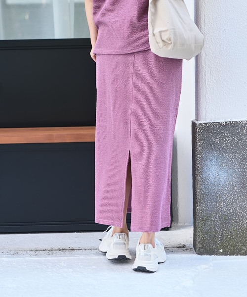 STYLE DELI(スタイルデリ)の「【LUXE】ストライプ状フリルのカットソーセットアップ(ニット/セーター・レディース・グレー/パープル・01/02)」の8枚目の写真