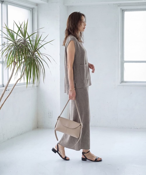 STYLE DELI(スタイルデリ)の「【LUXE】ストライプ状フリルのカットソーセットアップ(ニット/セーター・レディース・グレー/パープル・01/02)」の12枚目の写真