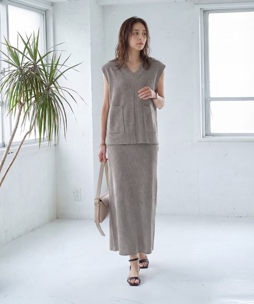 STYLE DELI(スタイルデリ)の「【LUXE】ストライプ状フリルのカットソーセットアップ(ニット/セーター・レディース・グレー/パープル・01/02)」の14枚目の写真