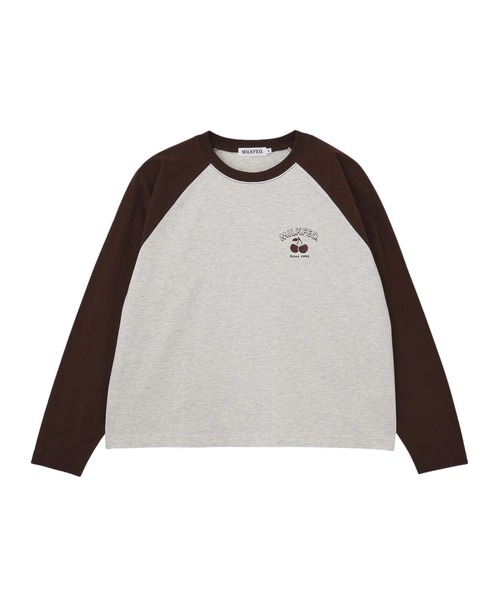 MILKFED.(ミルクフェド)の「ROUND LOGO GLITTER CHERRY B/B TEE(Tシャツ/カットソー・レディース・ホワイト/チャコール/オートミール・L/M)」の3枚目の写真
