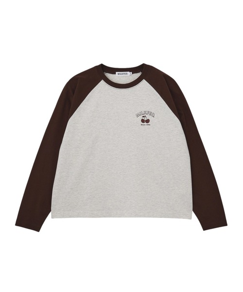 MILKFED.(ミルクフェド)の「ROUND LOGO GLITTER CHERRY B/B TEE(Tシャツ/カットソー・レディース・ホワイト/チャコール/オートミール・L/M)」の4枚目の写真