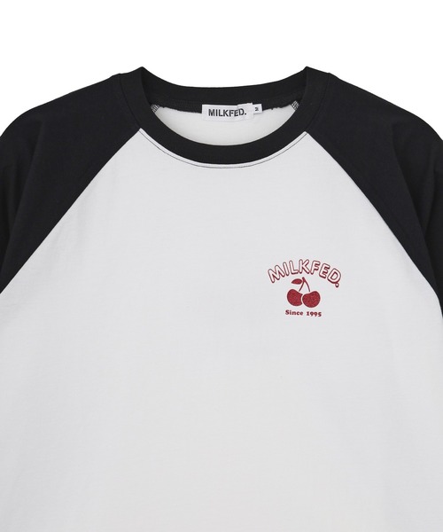MILKFED.(ミルクフェド)の「ROUND LOGO GLITTER CHERRY B/B TEE(Tシャツ/カットソー・レディース・ホワイト/チャコール/オートミール・L/M)」の10枚目の写真