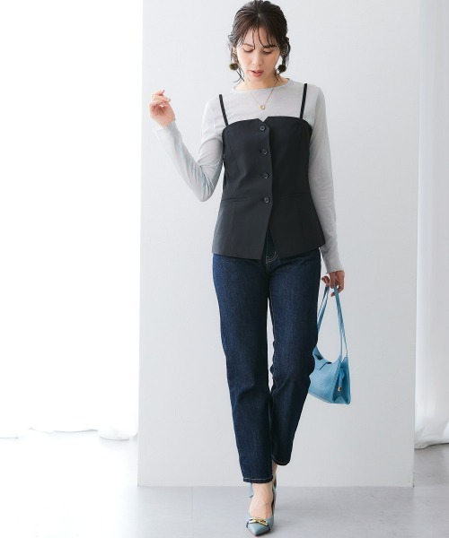 7days Life Styling（セブンデイズライフスタイリング）の「【みさとさんコラボ】フロントボタンビスチェ＋センタープレスタックワイドパンツ＜大きいサイズ有＞（スーツセット・レディース・グレー/ブラック・T3L/L/3L/LL/M/TLL/TM/TL）」の4枚目の写真