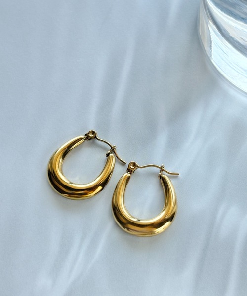 ciite' surgical stainless（シーテサージカルステンレス）の「【 金属アレルギー対応 】オーバルフープピアス サージカルステンレス（両耳用）（ピアス（両耳用）・レディース・ゴールド/シルバー・FREE）」の14枚目の写真