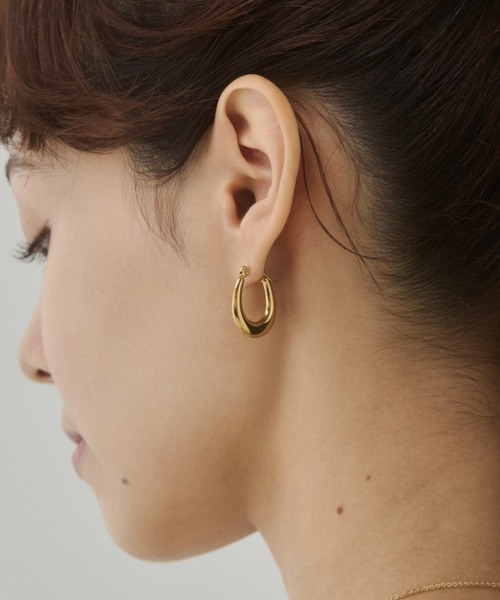 ciite' surgical stainless（シーテサージカルステンレス）の「【 金属アレルギー対応 】オーバルフープピアス サージカルステンレス（両耳用）（ピアス（両耳用）・レディース・ゴールド/シルバー・FREE）」の8枚目の写真