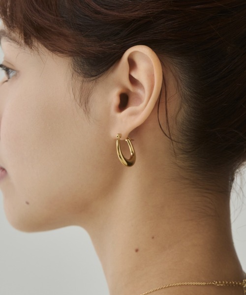 ciite' surgical stainless（シーテサージカルステンレス）の「【 金属アレルギー対応 】オーバルフープピアス サージカルステンレス（両耳用）（ピアス（両耳用）・レディース・ゴールド/シルバー・FREE）」の9枚目の写真