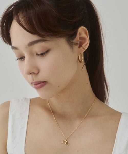 ciite' surgical stainless（シーテサージカルステンレス）の「【 金属アレルギー対応 】オーバルフープピアス サージカルステンレス（両耳用）（ピアス（両耳用）・レディース・ゴールド/シルバー・FREE）」の6枚目の写真