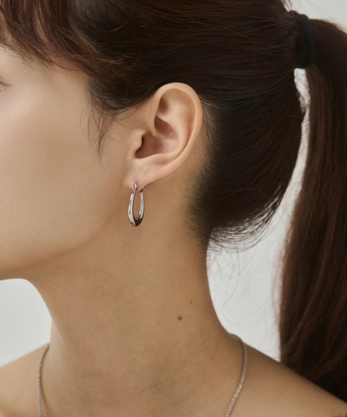 ciite' surgical stainless（シーテサージカルステンレス）の「【 金属アレルギー対応 】オーバルフープピアス サージカルステンレス（両耳用）（ピアス（両耳用）・レディース・ゴールド/シルバー・FREE）」の11枚目の写真