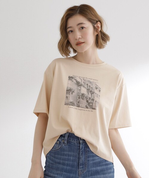 grove(グローブ)の「夏に映える 大人のクロップドTシャツ(Tシャツ/カットソー・レディース・ライトベージュ/オフホワイト/グレー・01/02/03/04/05)」の1枚目の写真