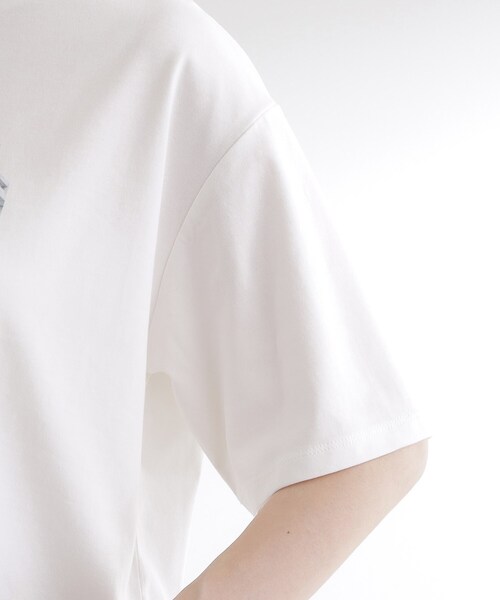 grove(グローブ)の「夏に映える 大人のクロップドTシャツ(Tシャツ/カットソー・レディース・ライトベージュ/オフホワイト/グレー・01/02/03/04/05)」の20枚目の写真