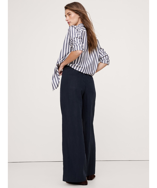 Banana Republic(バナナリパブリック)の「ミッドライズ ワイドレッグ ドレーピー プルオンパンツ(その他パンツ・レディース・ベージュ/ネイビー・M/L/S/XS)」の7枚目の写真