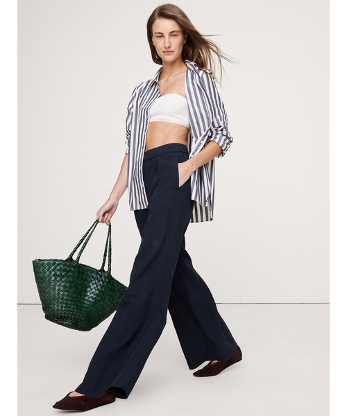 Banana Republic(バナナリパブリック)の「ミッドライズ ワイドレッグ ドレーピー プルオンパンツ(その他パンツ・レディース・ベージュ/ネイビー・M/L/S/XS)」の5枚目の写真