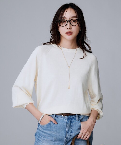 UNTITLED(アンタイトル)の「【8色展開/コンパクト丈】レーヨン混 コクーンニット(ニット/セーター・レディース・グレー/オフホワイト/ナチュラル/レッド系1/ブラウン系その他/ブラック/ブルー系その他/パープル/ホワイト系8・04/02/00/48/44)」の11枚目の写真