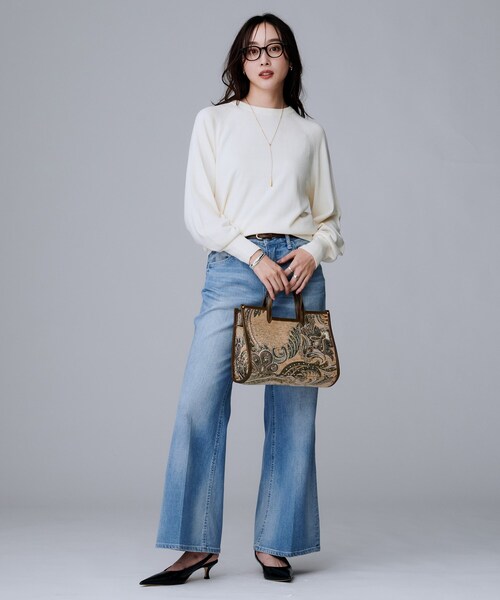 UNTITLED(アンタイトル)の「【8色展開/コンパクト丈】レーヨン混 コクーンニット(ニット/セーター・レディース・グレー/オフホワイト/ナチュラル/レッド系1/ブラウン系その他/ブラック/ブルー系その他/パープル/ホワイト系8・04/02/00/48/44)」の13枚目の写真