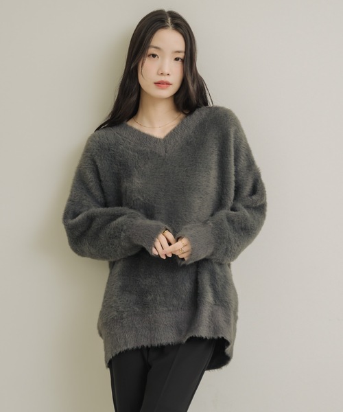NEUNA(ヌナ)の「オーバーサイズシャギーニット(ニット/セーター・レディース・ピンク/オフホワイト/チャコールグレー/ベージュ/ブラウン・FREE)」の3枚目の写真