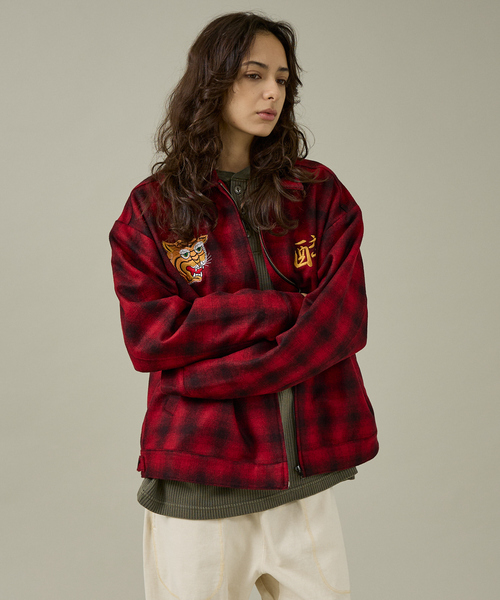 ABAHOUSE（アバハウス）の「【YOIDORE / ヨイドレ】Souvenir Wool Jacket / スーベニアウールジャケット/ベトジャン/バッファローチェック/ユニセックス（ブルゾン・メンズ・ブラック/レッド/ブルー・L/M）」の13枚目の写真