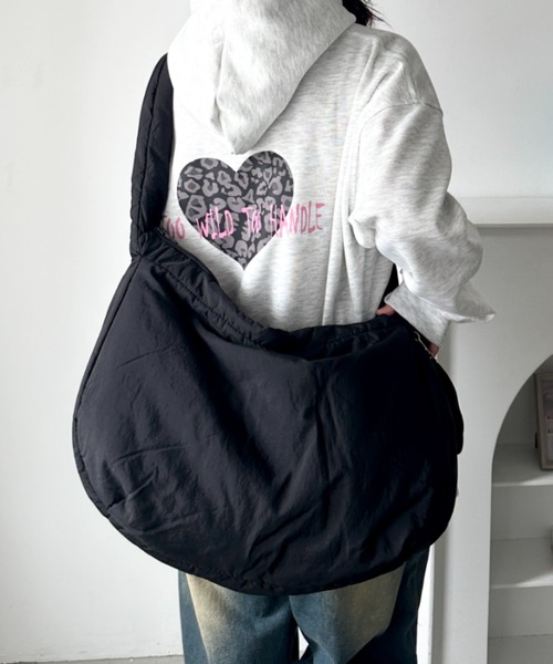 セール】【A4収納】大容量 ミニポーチ付きナイロンショルダーバッグ