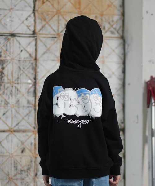 DC(ディーシー)の「DC/ディーシー 25 KD SK CREW PH キッズ プルオーバー パーカー YPO254513(パーカー・キッズ・ブラウン/ブラック・160cm/150cm/140cm/130cm/120cm)」の2枚目の写真