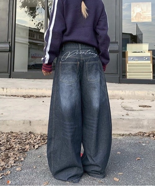 almo（アルモ）の「【LAMPOON】ヒップ刺繍バギーデニムパンツ（デニムパンツ・レディース・ブルー・SMALL/MEDIUM/LARGE）」の4枚目の写真