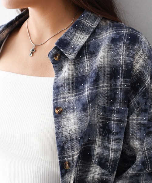 SpRay（スプレイ）の「スタッズ付きオンブレチェックシャツ（シャツ/ブラウス・レディース・ブラック/ネイビー・FREE）」の5枚目の写真