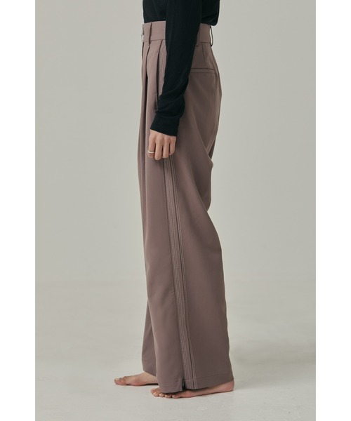 Alia(アリア)の「line tuck tracksuit(スラックス・レディース・モカ/アイボリー・M/S)」の8枚目の写真