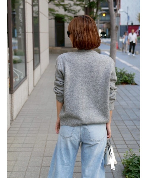 BeBeoD(べベッド)の「フラワーモチーフデザインカーディガン(ニット/セーター・レディース・ブラック/グレー/ホワイト・フリー)」の14枚目の写真