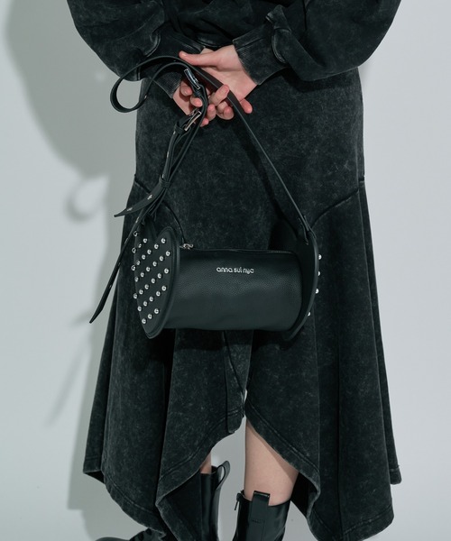 anna sui nyc(アナ スイ エヌ ワイ シー)の「ツインハートレザーバッグ(ショルダーバッグ・レディース・ブラック/レッド・FREE)」の1枚目の写真
