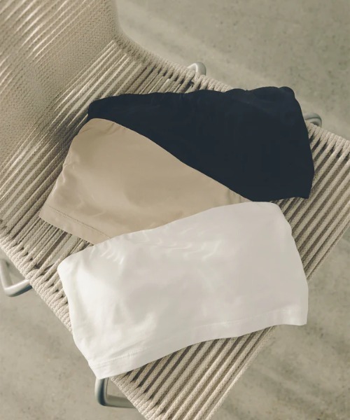 anuans(アニュアンス)の「ベアトップ(チューブトップ・レディース・ホワイト/ブラック・SMALL/MEDIUM)」の3枚目の写真