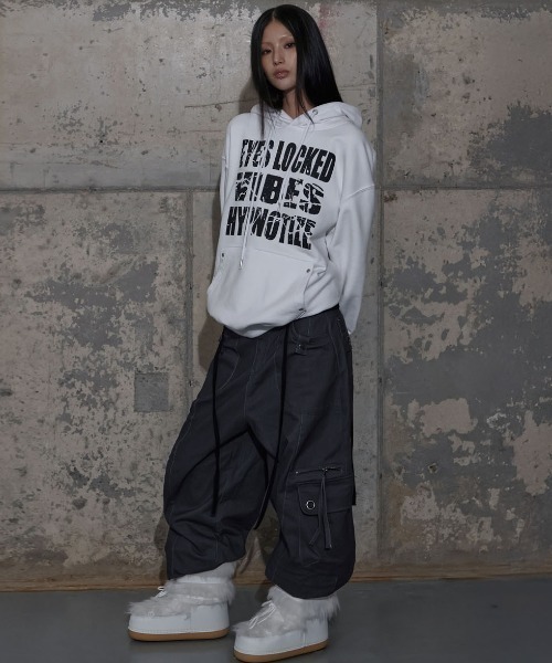 FANCY CLUB(ファンシークラブ)の「A'GEM/9 × .kom 『FANCY CLUB/ファンシークラブ』 HYPNOTIZE EYELET HOODIE/アイレット プルオーバーパーカー(パーカー・レディース・ホワイト・FREE)」の4枚目の写真