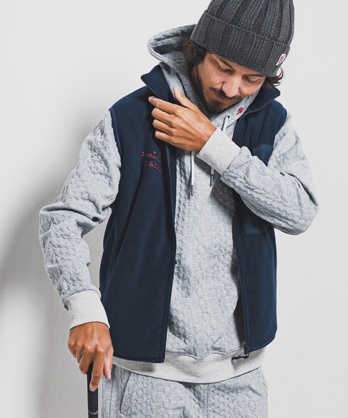 1minute 1second(ワンミニットワンセカンド)の「mcg3723-microfleece zip vest with cursive embroidery フリースジップベスト(1M25F300)(ベスト・メンズ・ネイビー/ブラック・XXL/XL/L/M)」の4枚目の写真