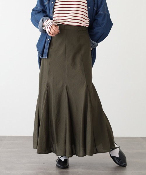 OMNES(オムネス)の「レーヨンテンセルフレアスカート(スカート・レディース・カーキ/ライラック/モカ/チャコール・M)」の3枚目の写真