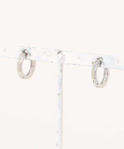 B.I.D.（ビーアイディー）の「《Bz》ストーンフープペアピアス/ユニセックス/両耳用(T3)（ピアス（両耳用）・レディース・シルバー・FREE）」の5枚目の写真