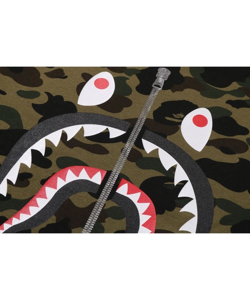 A BATHING APE（アベイシングエイプ）の「1ST CAMO SHARK CREWNECK SWEATSHIRT（スウェット・メンズ・グリーン/オレンジ/イエロー・LARGE/X-LARGE/MEDIUM/SMALL/XX-LARGE）」の7枚目の写真
